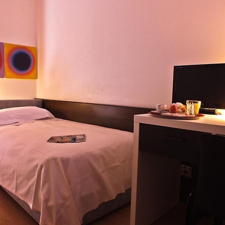 Hotel Garni Centro Chiasso Kültér fotó