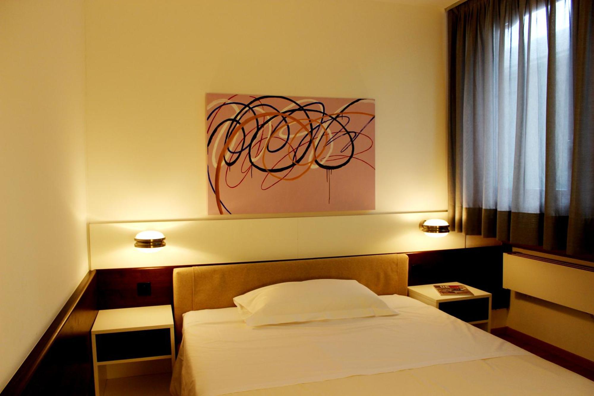 Hotel Garni Centro Chiasso Kültér fotó
